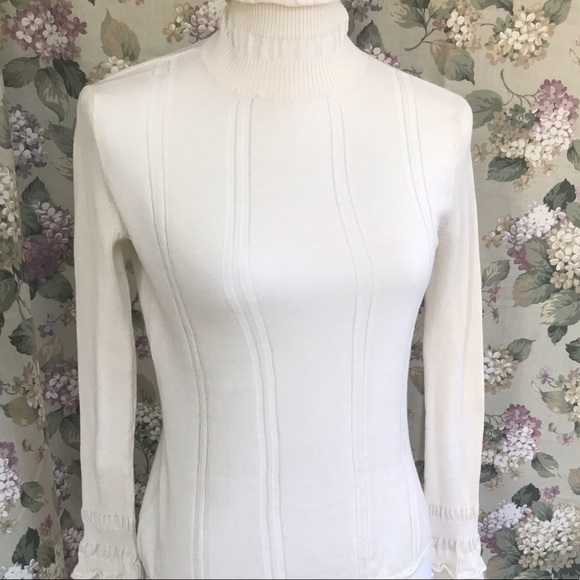 DKNY CITY Sweaters - NWOT DKNY Romantic Victorian Sweater